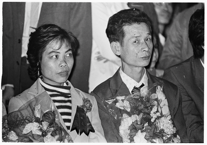 安哥《大龄婚礼》广州首届大龄青年集体婚礼1983.jpg